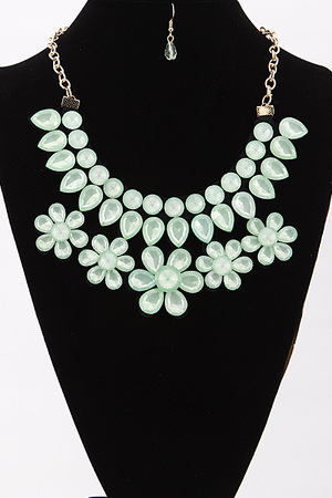 Stone Statement Necklace With Tear Drop And Flower Design Set 6BAI8